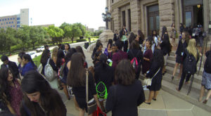 2016 Texas LDZ students at the Texas State Capitol in Austin