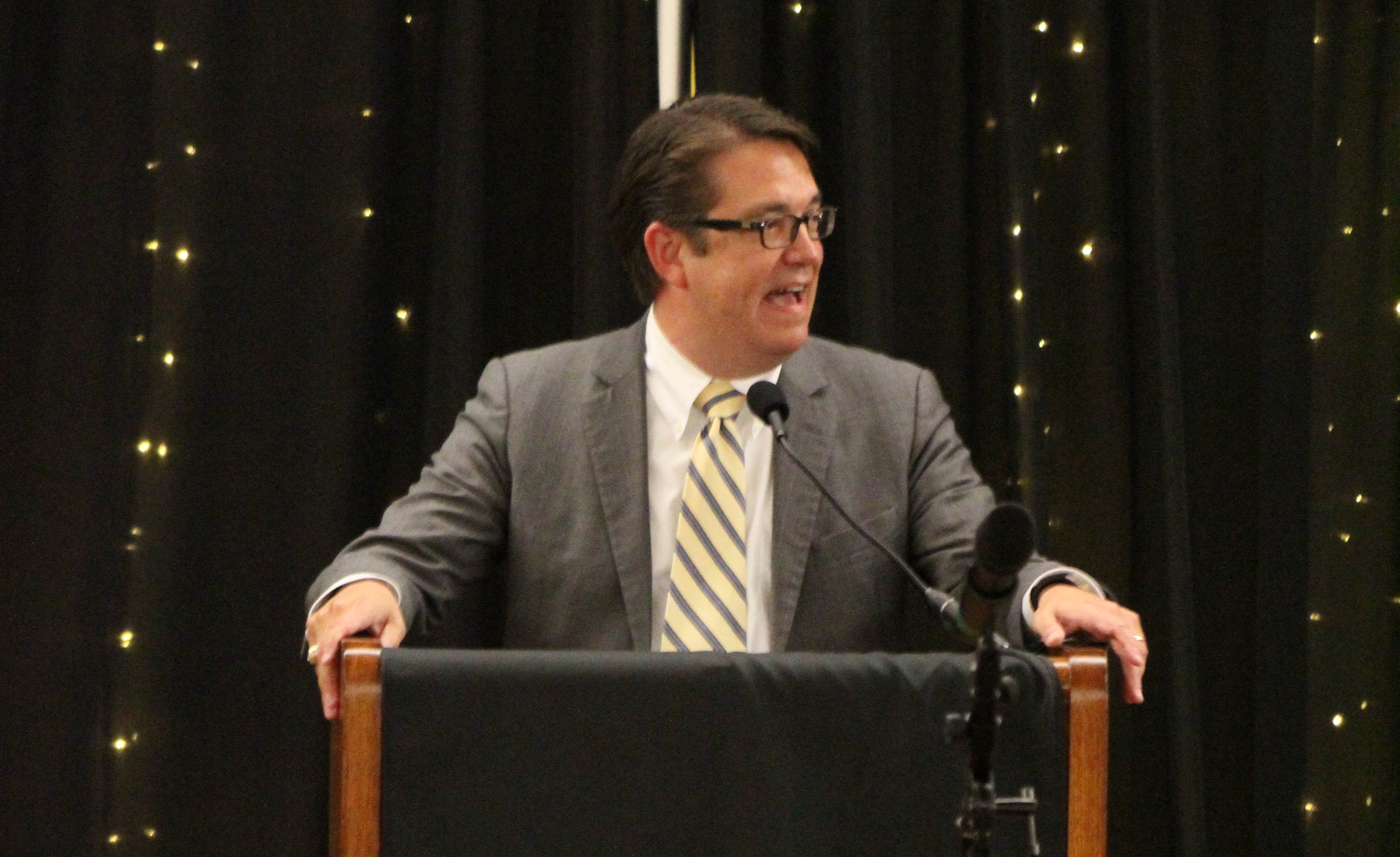 Schreiner University president Dr. Charlie McCormick speaks at the 2018 Texas Star Great Debate Opening Ceremonies