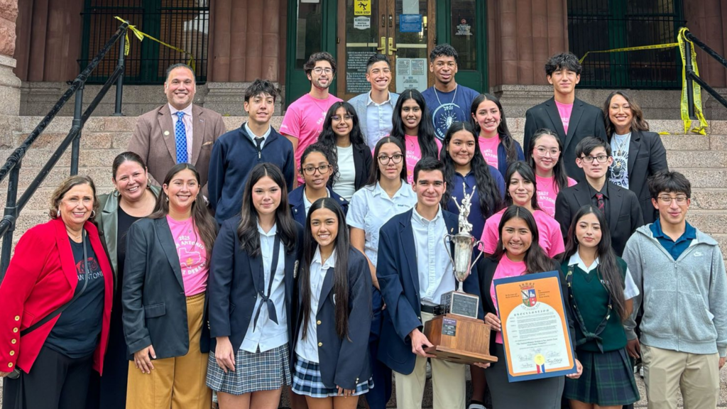 Mary Helen González with students